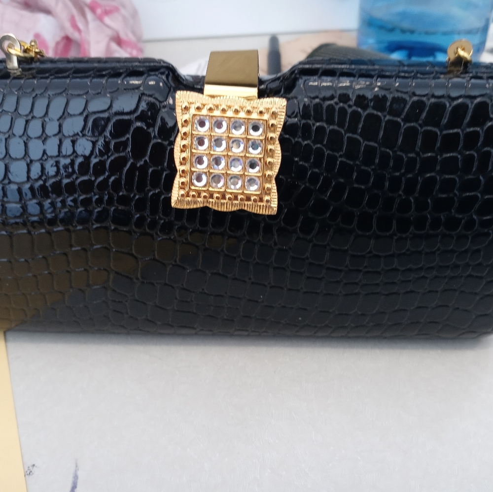 Isabella Adams After Five Clutch